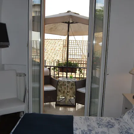 Pettinary Village Couette-café Rome