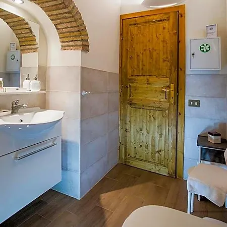 Pettinary Village Bed & Breakfast 4*